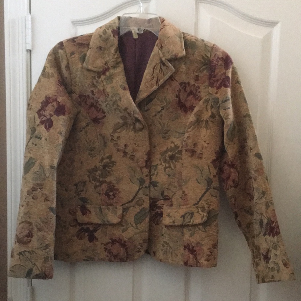 FINAL MARKDOWN Ladies’ By JJ Tapestry-style Jacket (M)